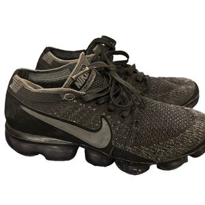 Womens Nike Air Vapormax Flyknit Size:5.5 women’s black sneaker